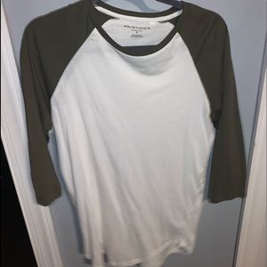 Pacsun Basic Scallop fit